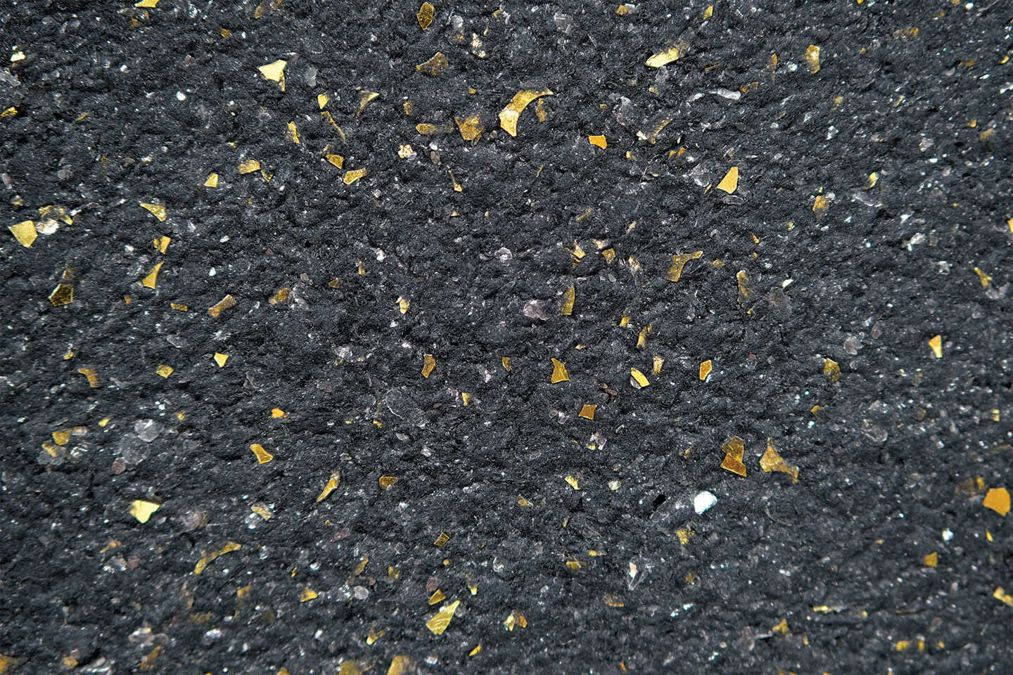 Black/Gold